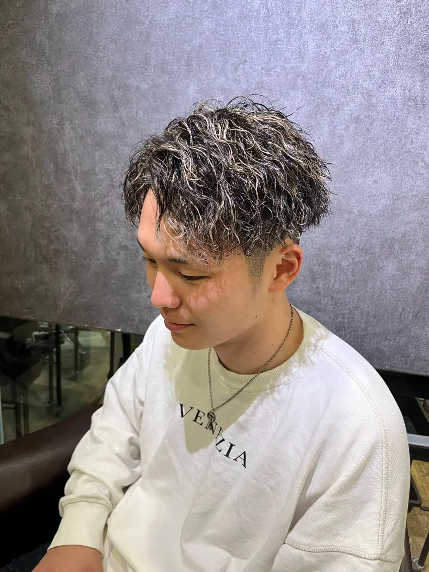 【メンズ限定】カット＋パーマ🧑‍🦱月～土19時受付 日18時受付のみとなってます！の写真