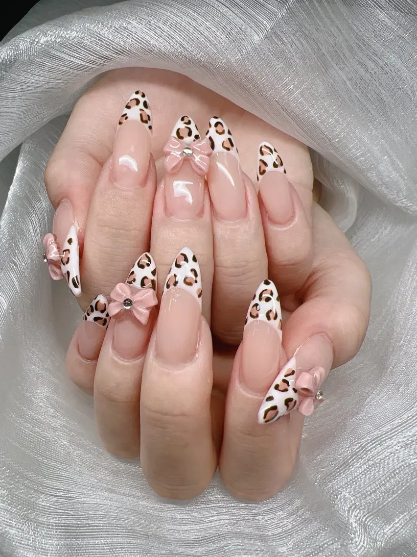 ネイル 長さ出し グラデーション キラキラネイル マグネットネイル ニュアンスネイル ハンドネイル Lee Nails チップ長さだし専門店のネイルデザイン