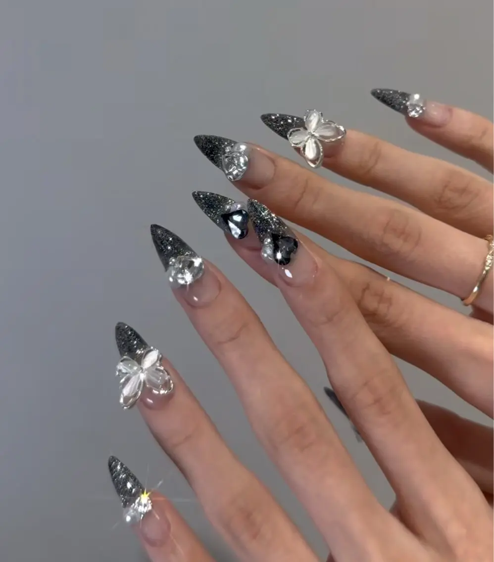 ネイル チークネイル フレンチネイル グラデーション 韓国ネイル マグネットネイル Hana Nailのネイルデザイン