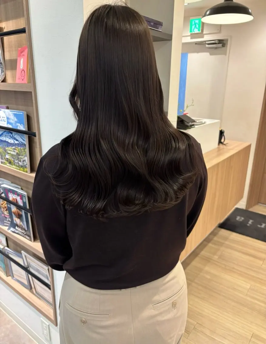 セミロング 髪質改善 カット ヘアカラー トリートメント モテ髪🫧赤み消し カラー表参道きょうこのヘアスタイル