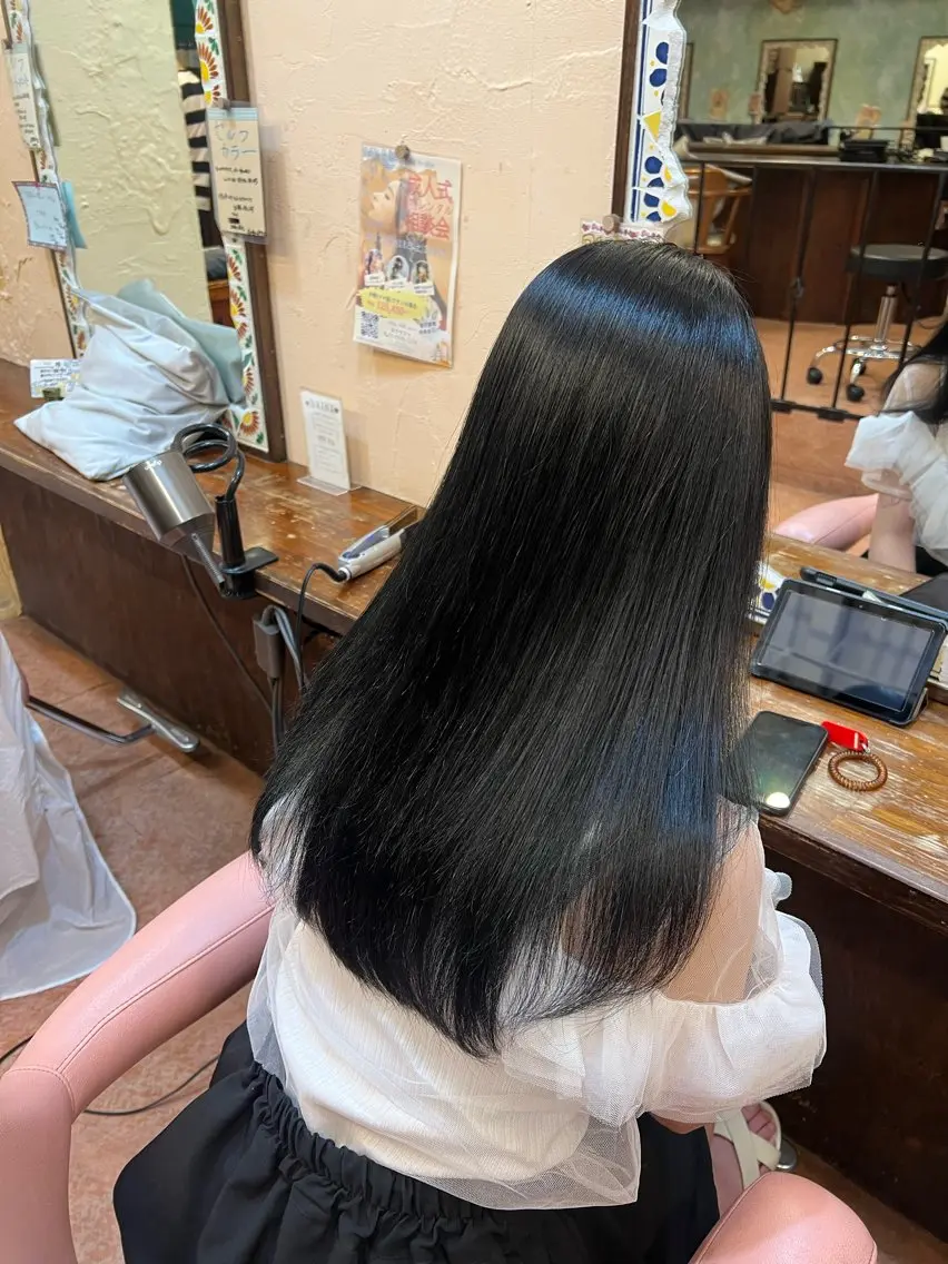 ロング カラー 黒髪 ブルーカラー ブルーブラック 片岡 なずなのヘアスタイル
