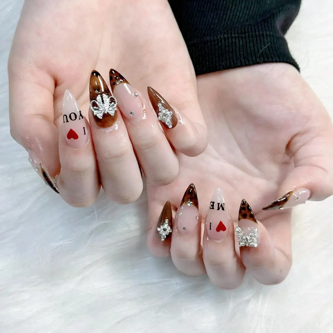 ネイル 長さ出し フレンチネイル グラデーション キラキラネイル 韓国ネイル ハンドネイル Hana Nail Salonのネイルデザイン