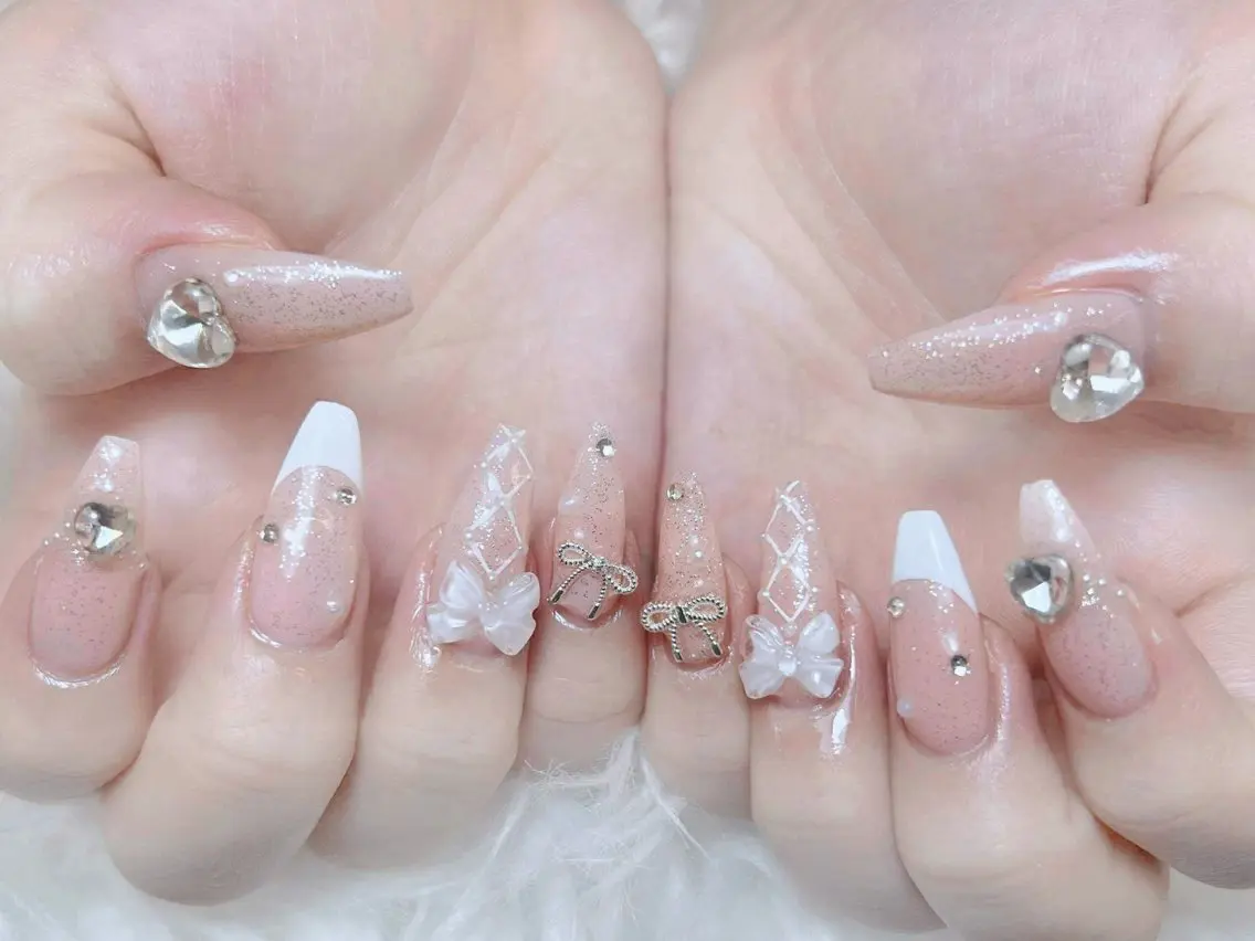 ネイル チークネイル 長さ出し フットネイル マグネットネイル 持ち込み ハンドネイル ANH NAIL ゴテゴテ専門店💎のネイルデザイン