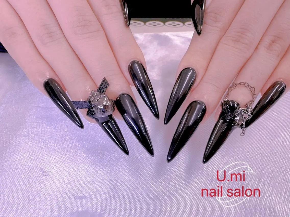ネイル UMI ネイルサロン新宿🎀のネイルデザイン