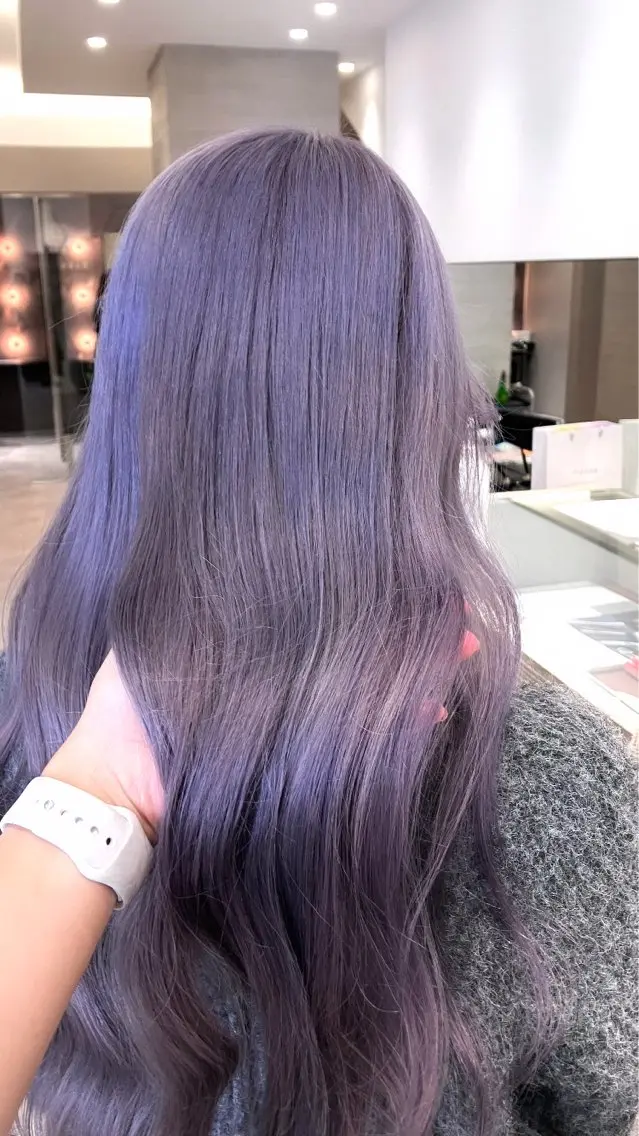 ロング カラー ハイトーンカラー ラベンダーカラー サキ🤍ハイトーン 🩰くびれ巻きヘアのヘアスタイル
