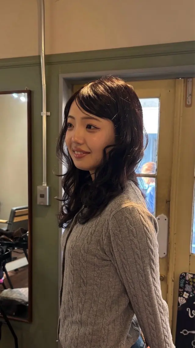 セミロング カット ヘアカラー トリートメント 甲斐 真桜のヘアスタイル