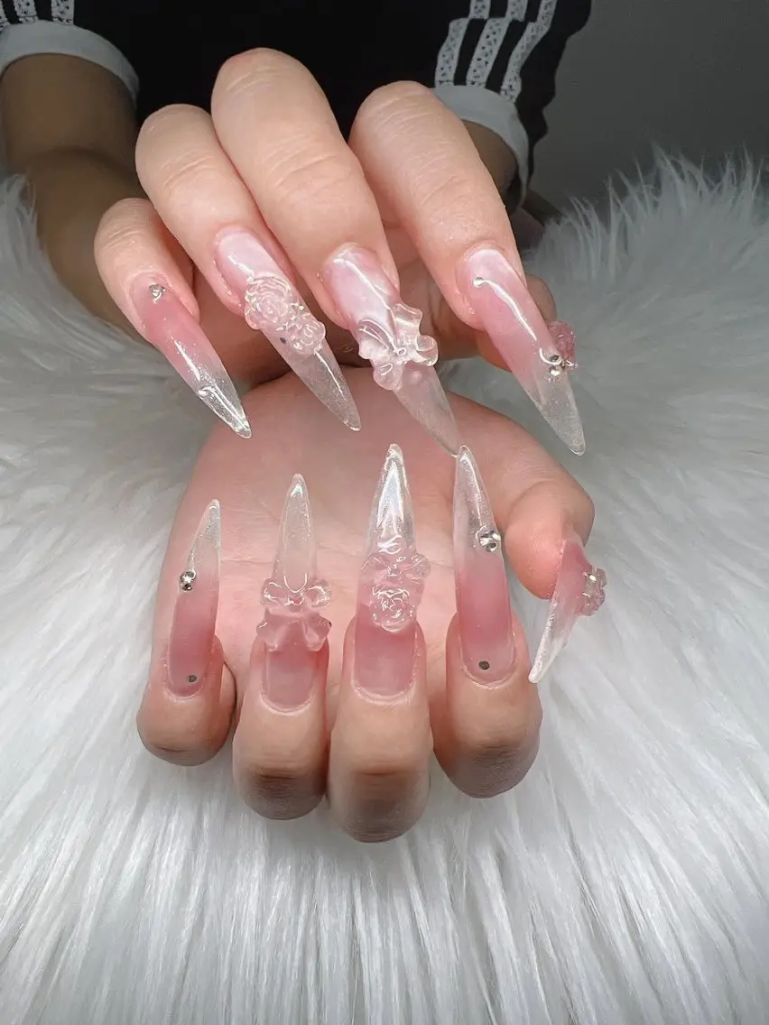 ネイル 長さ出し グラデーション 卒業式 キラキラネイル マグネットネイル Lee Nailsのネイルデザイン