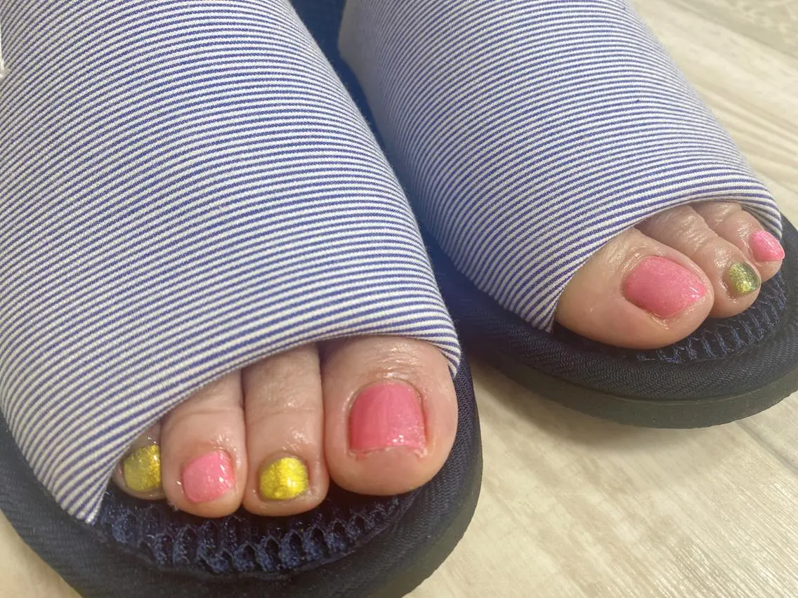ネイル フットネイル ニュアンスネイル🌈 MYU Nailsのネイルデザイン