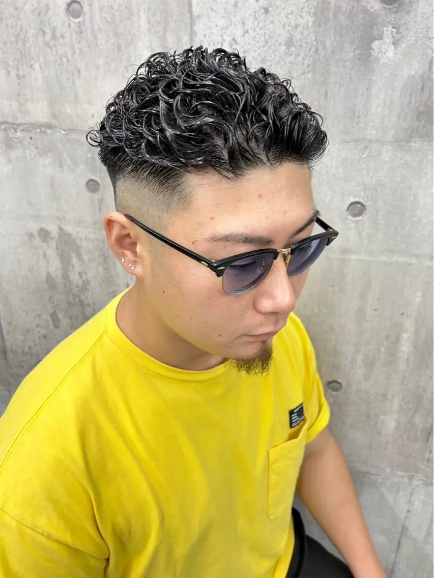 ショート パーマ メンズ フェードカット メンズパーマ 長谷川 啓吾のヘアスタイル