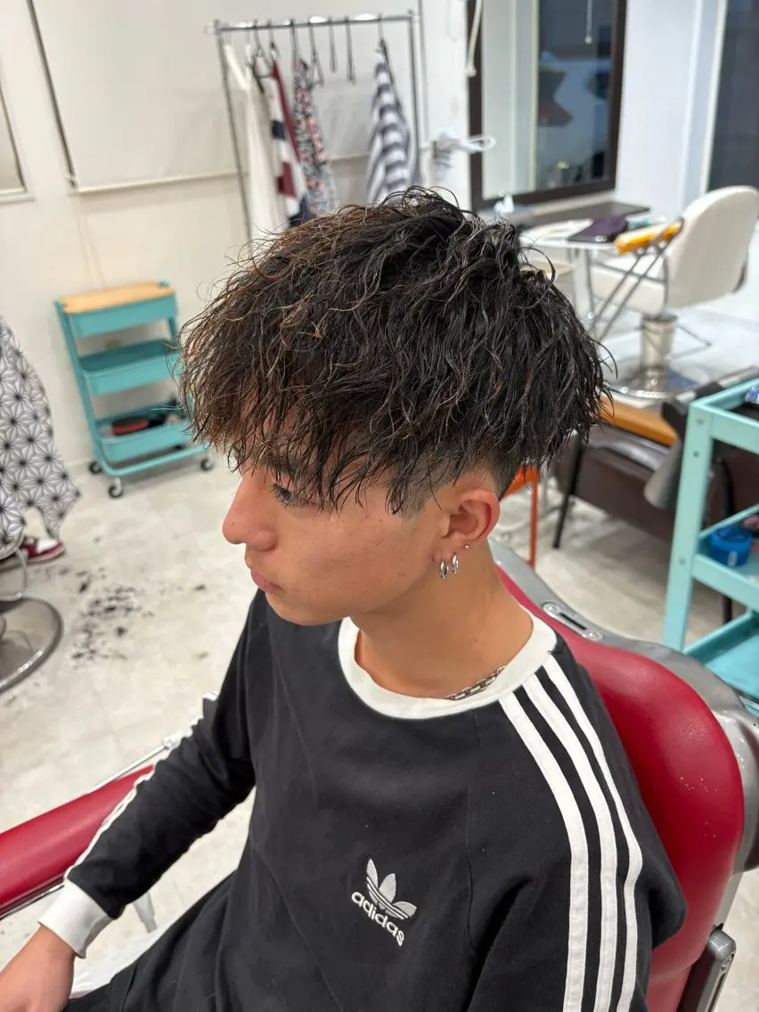 ショート パーマ メンズ カット パーマ 本間 颯太のヘアスタイル