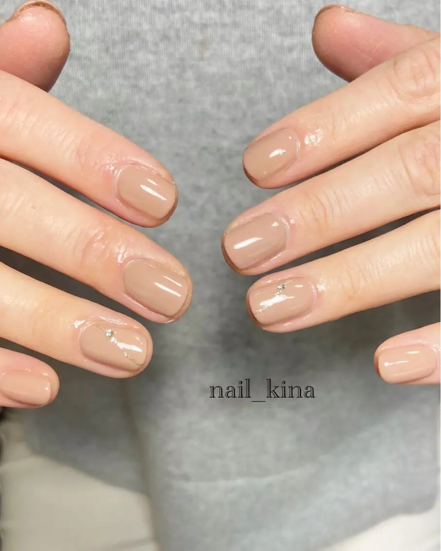 ネイル オフィスネイル ワンカラーネイル ストーンネイル nail_ kinaのネイルデザイン