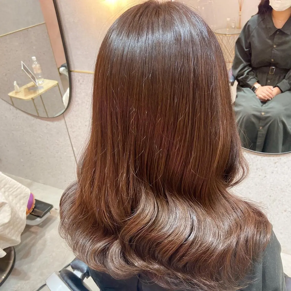 セミロング カラー ベージュカラー ブリーチ ショコラベージュ ミルクティーベージュ ブリーチなしカラー 新宿/韓国ヘア 中明度カラー/かやのヘアスタイル