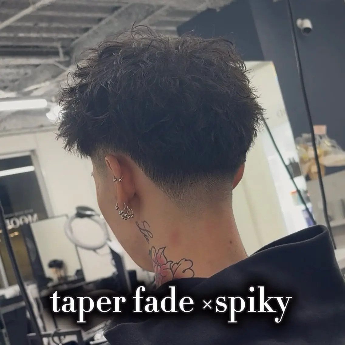 メンズ フェードカット テーパーフェード/ スペインカールのヘアスタイル