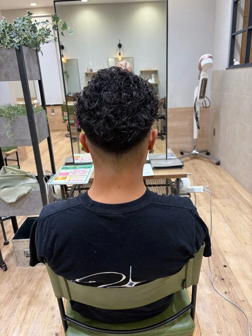 パーマ メンズ フェードカット メンズパーマ カット パーマ 小田 暉のヘアスタイル