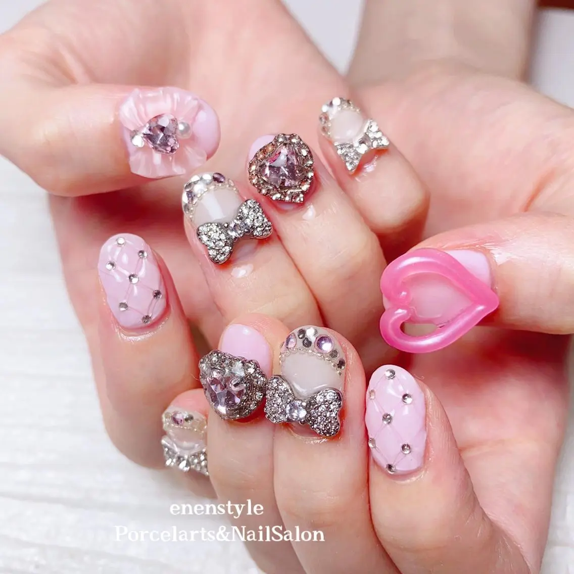ミディアム ネイル 🐾enen style 🐾のネイルデザイン
