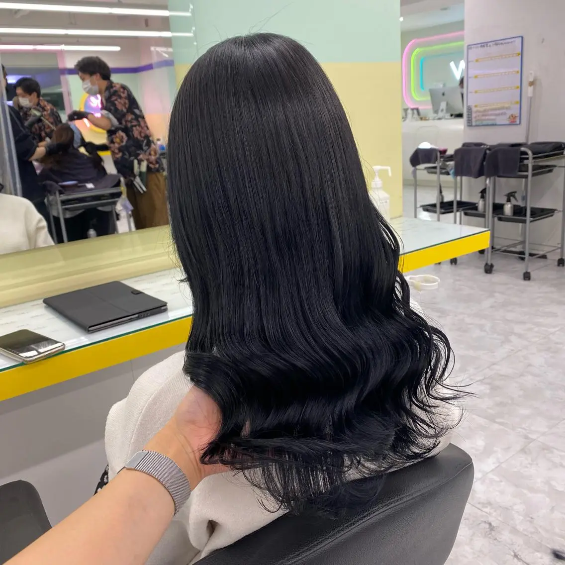 セミロング カラー ヘアアレンジ ヘアカラー トリートメント mai🍑暖色カラー /レイヤー💖のヘアスタイル