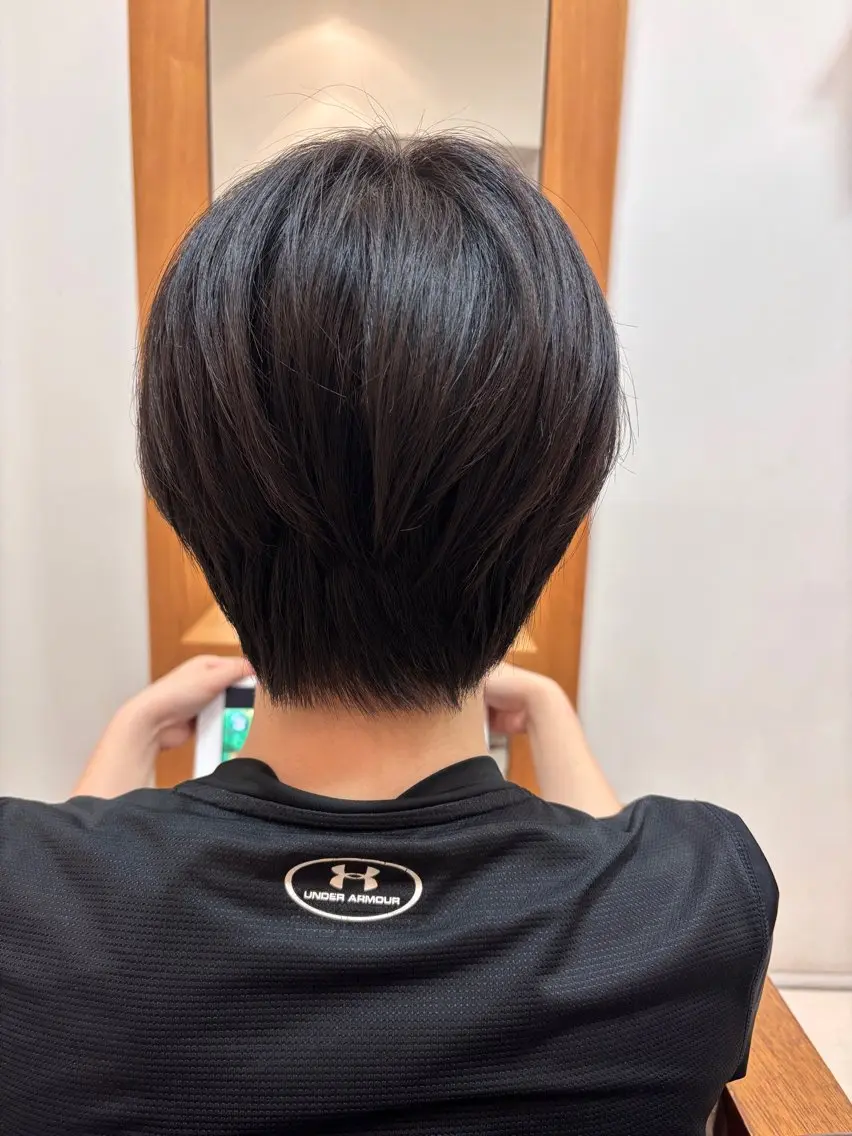 ショート 吉井 愛のヘアスタイル