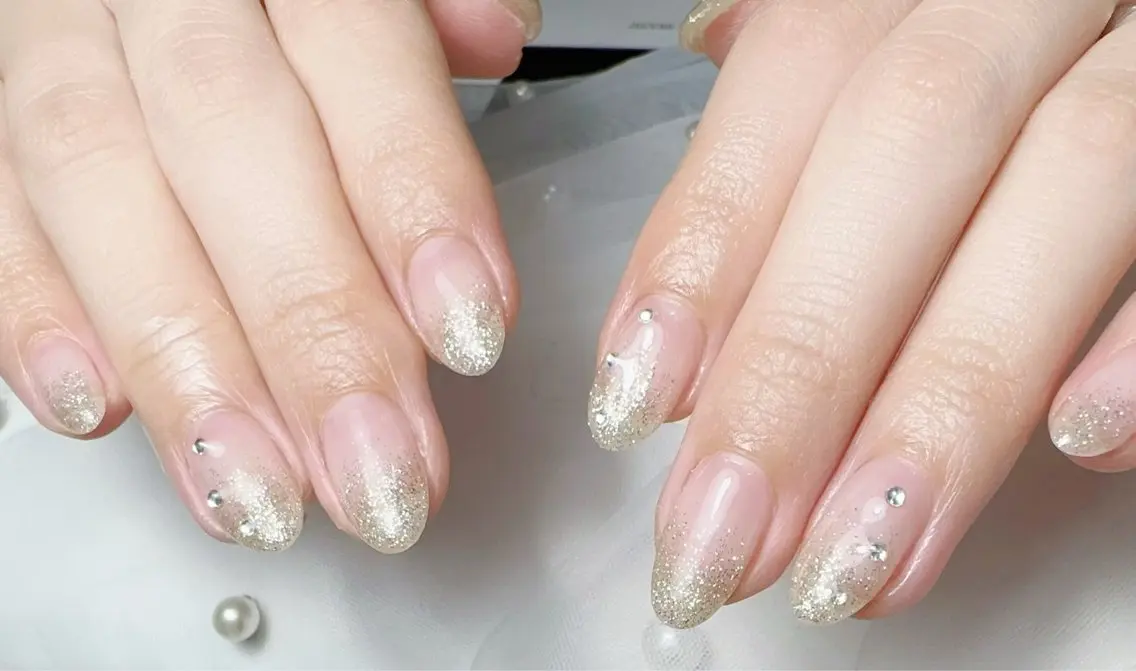 ネイル ドット ジェルネイル グラデーション ラメ(グリッター) ラメグラデーション Kirakira Nail salonのネイルデザイン