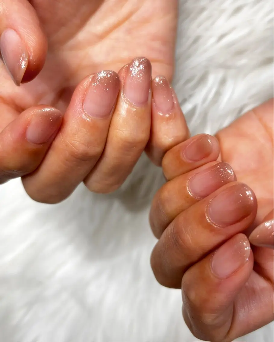 🎀大人気NO.3🎀💕ハンドネイル　グラデーション（丁寧なケア付きです）💕　200色の中からお選びいただけます！の写真