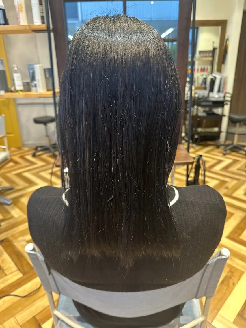ミディアム カラー 黒髪 グレーブラック 🌿MIYAGI ERI🧸のヘアスタイル