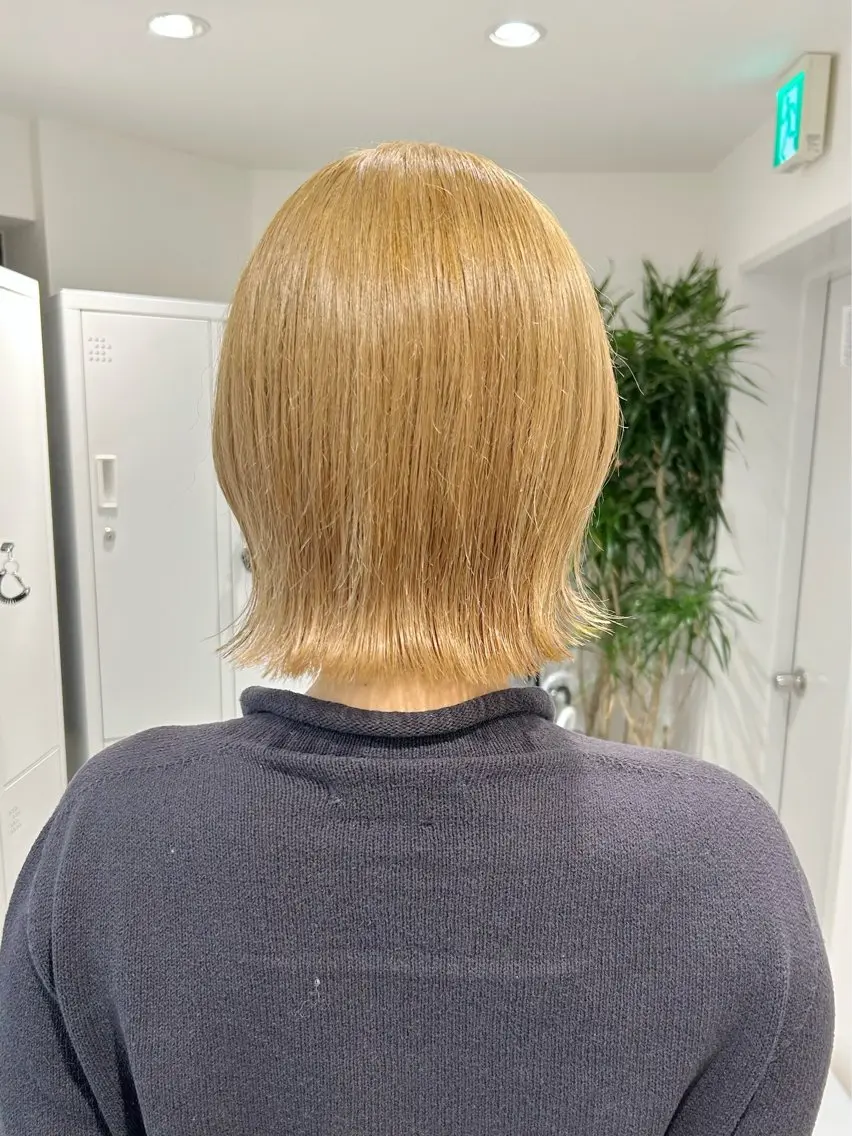 ショート カラー 切りっぱなしボブ ブリーチ ボブ くびれヘア 池袋/小顔レイヤー/ 顔まわり/taigaのヘアスタイル