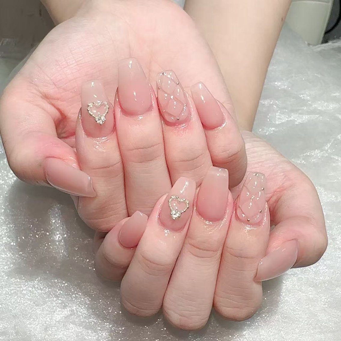 ネイル ハンドネイル Queens テイのネイルデザイン