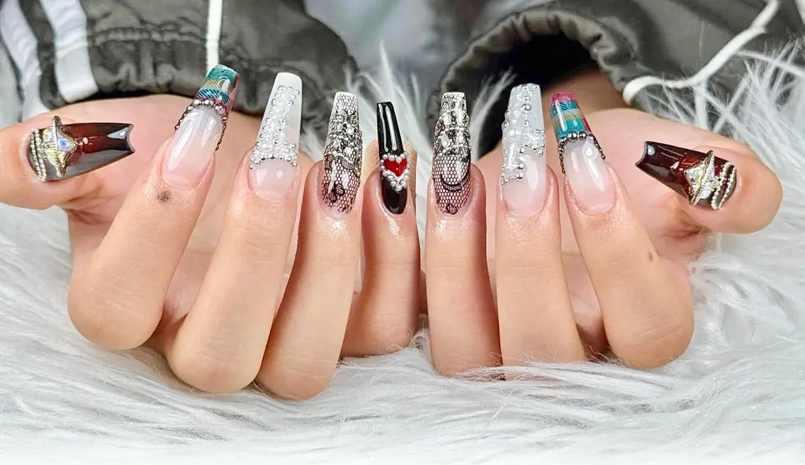 ネイル アートネイル ボルドー フレンチネイル ジェルネイル 氷ネイル・うるうるネイル ハンドネイル Yuki Nailsalonのネイルデザイン