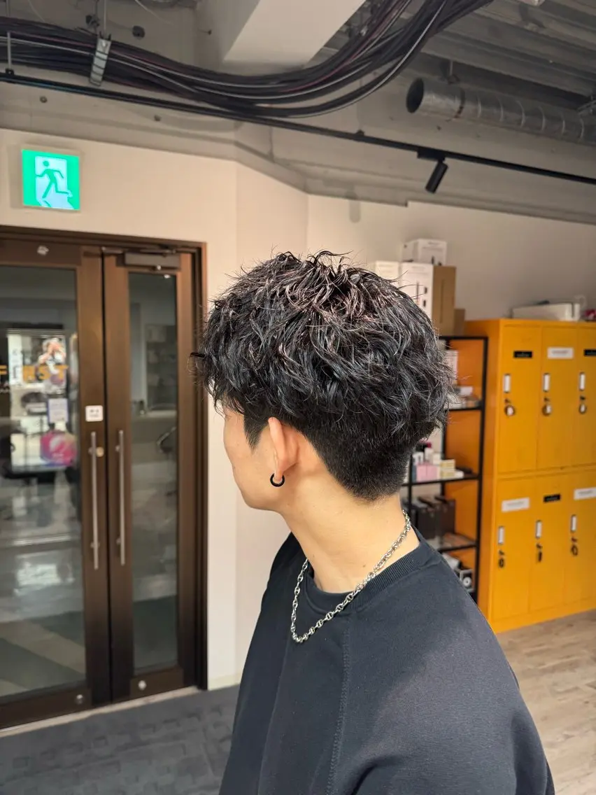 メンズ メンズパーマ メンズツイストパーマ ツイストパーマ 林 龍誠のヘアスタイル