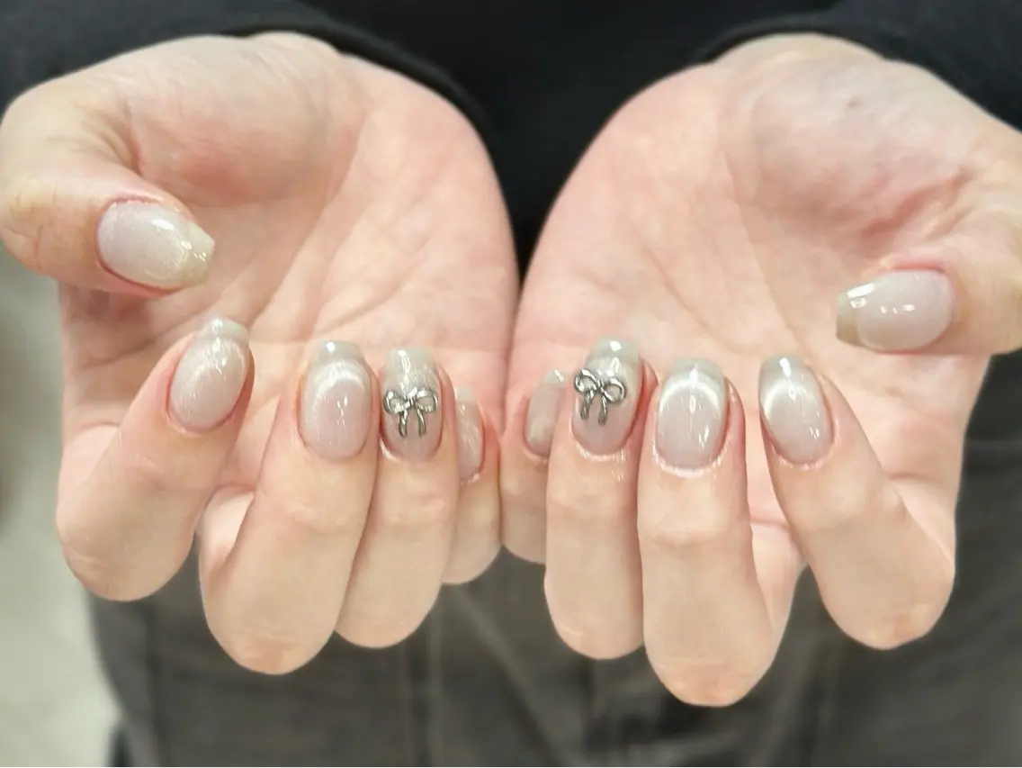 ネイル アートネイル オーロラネイル チークネイル フレンチネイル ガラスフレンチ ハンドネイル 🎀YooLi Nail salonのネイルデザイン