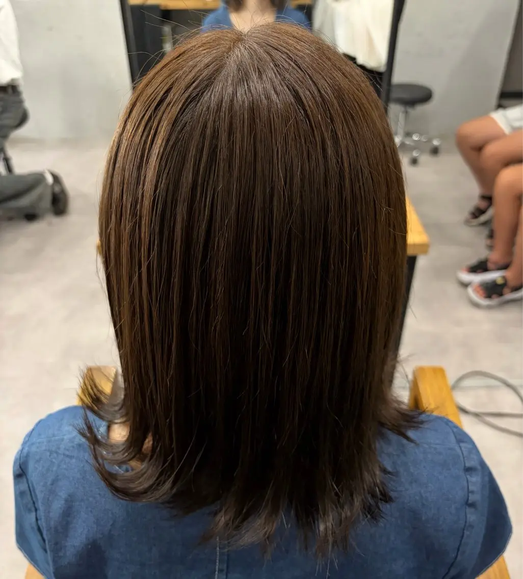 ミディアム カラー ヘアカラー トリートメント WAVY桜木町💜 艶カラー/せな✨️のヘアスタイル