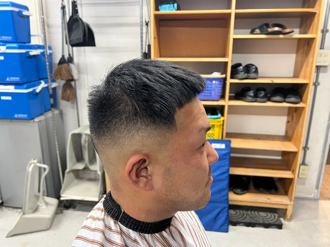ショート メンズ フェードカット スキンフェード 刈り上げ テヅカ マサユキのヘアスタイル