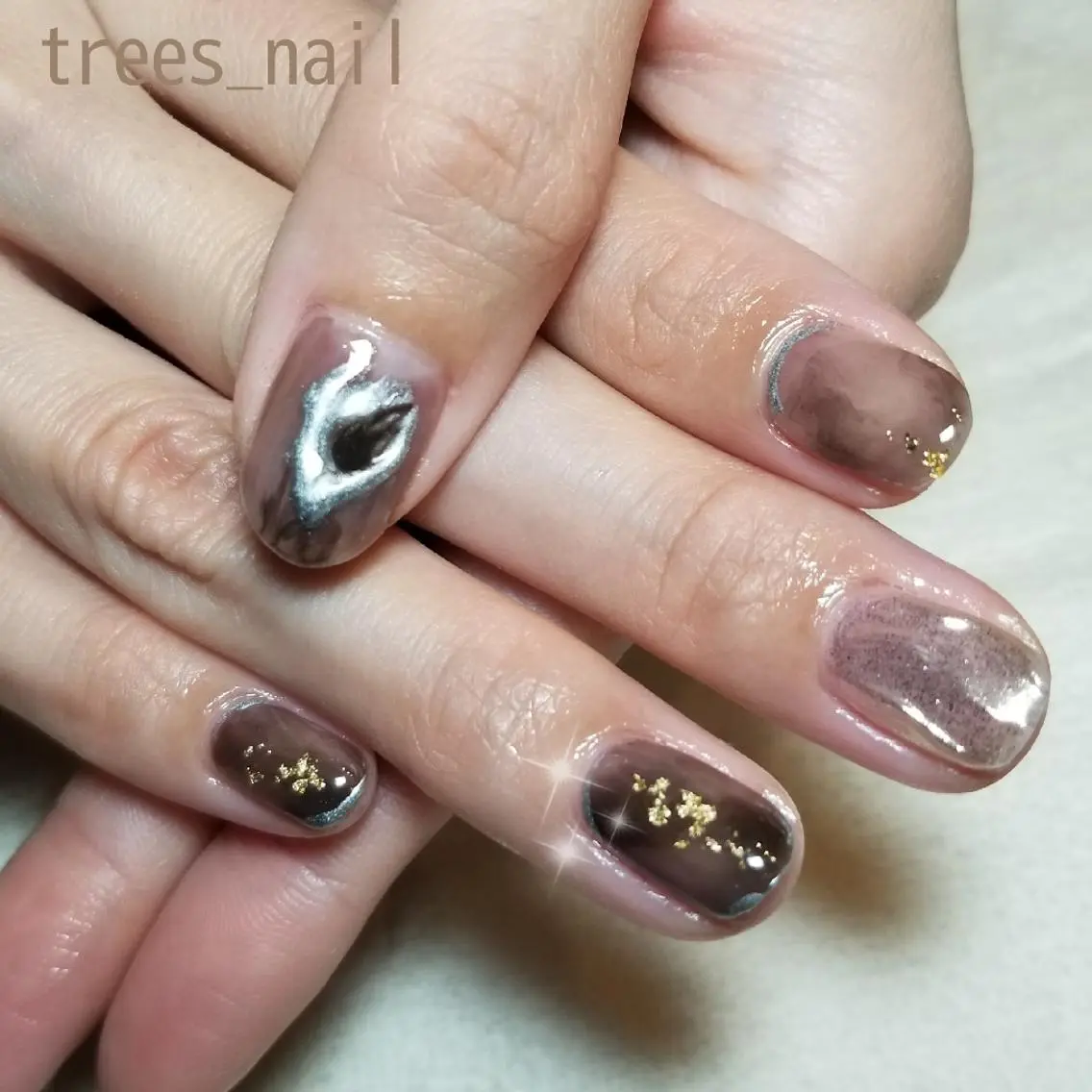 ネイル アートネイル ブラウン ミラーネイル ニュアンスネイル 冬ネイル trees_ nailのネイルデザイン