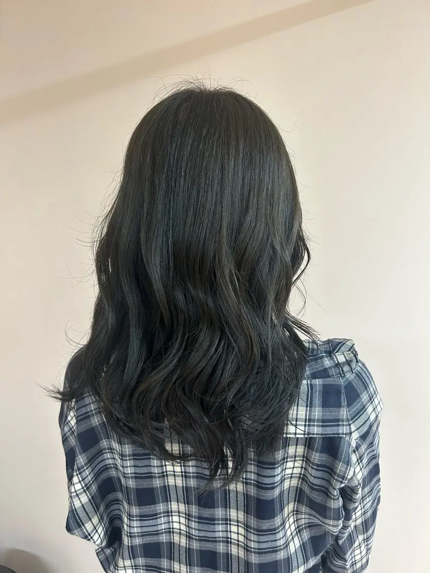 ミディアム カラー 透明感カラー オリーブカラー 森田 澪のヘアスタイル
