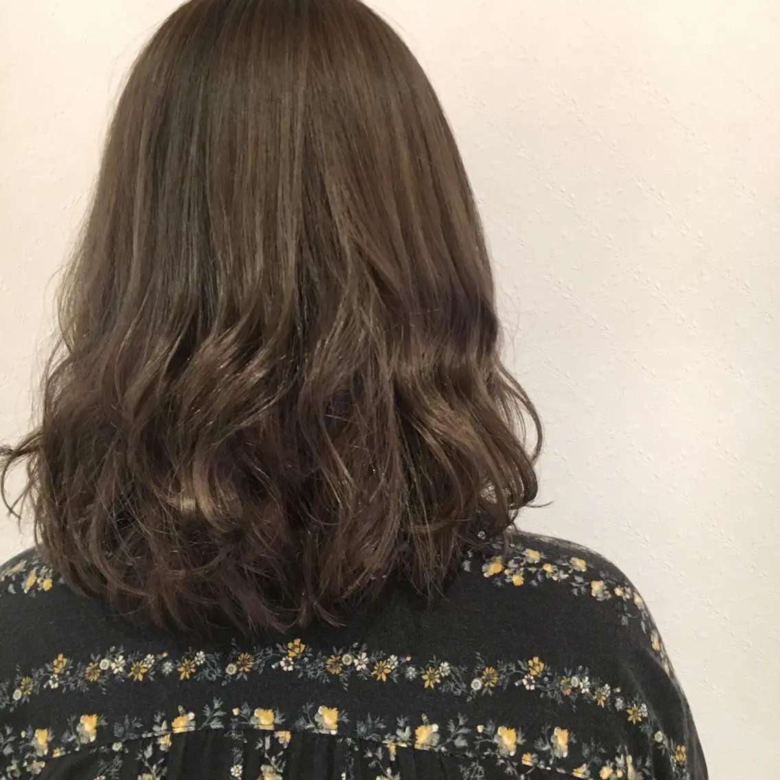 セミロング カラー 宮内 真乃のヘアスタイル