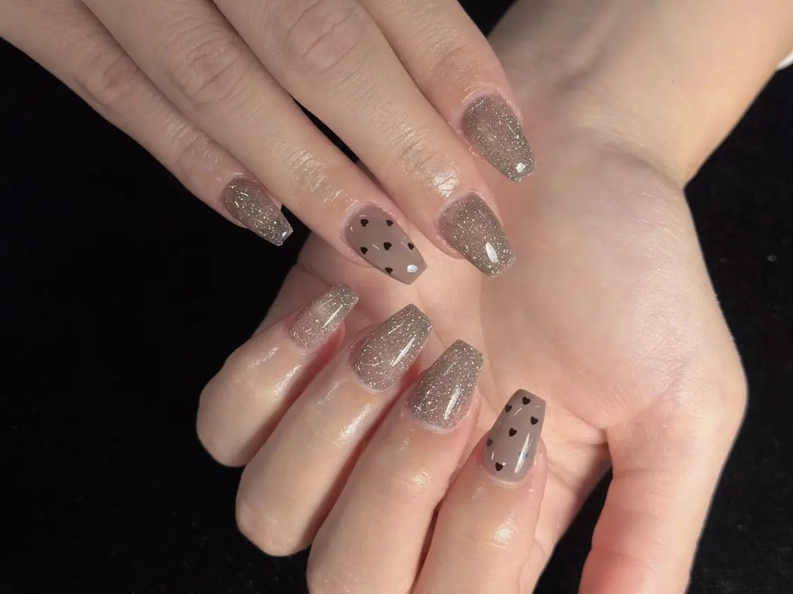 ネイル ガーリー キラキラネイル 韓国ネイル ロングネイル シンプルネイル ハンドネイル 🦊Genie🦊 Mika Nailsのネイルデザイン