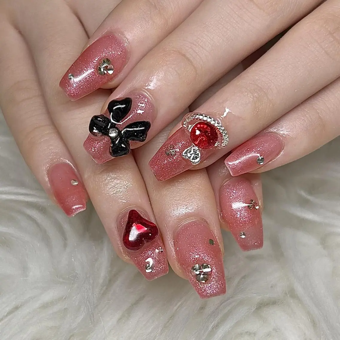 ネイル 赤色 ハンドネイル REBEST南森町 nail🪽のネイルデザイン