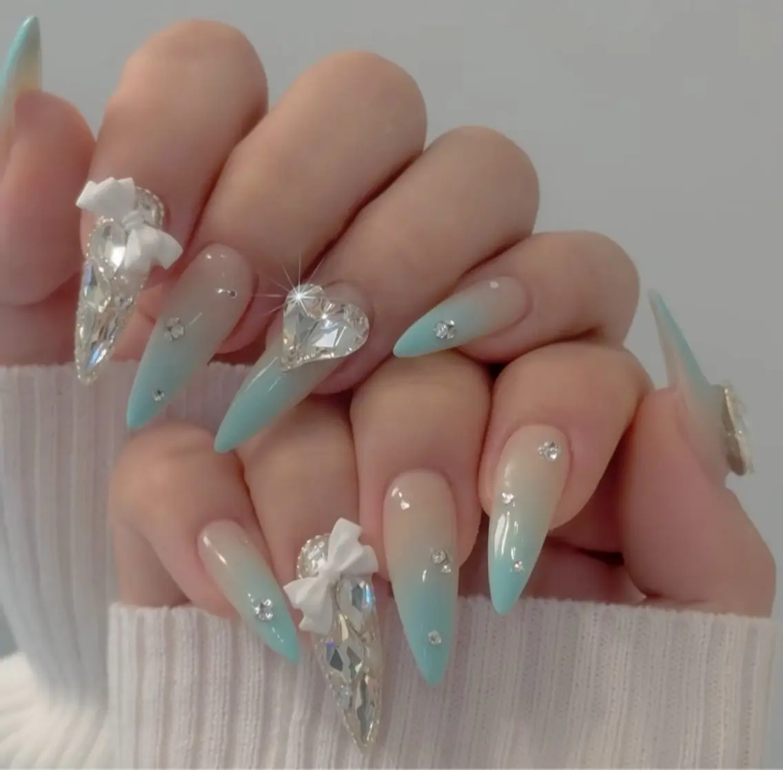 ネイル オーロラネイル チークネイル フットネイル フレンチネイル ジェルネイル ハンドネイル ハンドケア NEW NAIL💞 yuki🔥のネイルデザイン