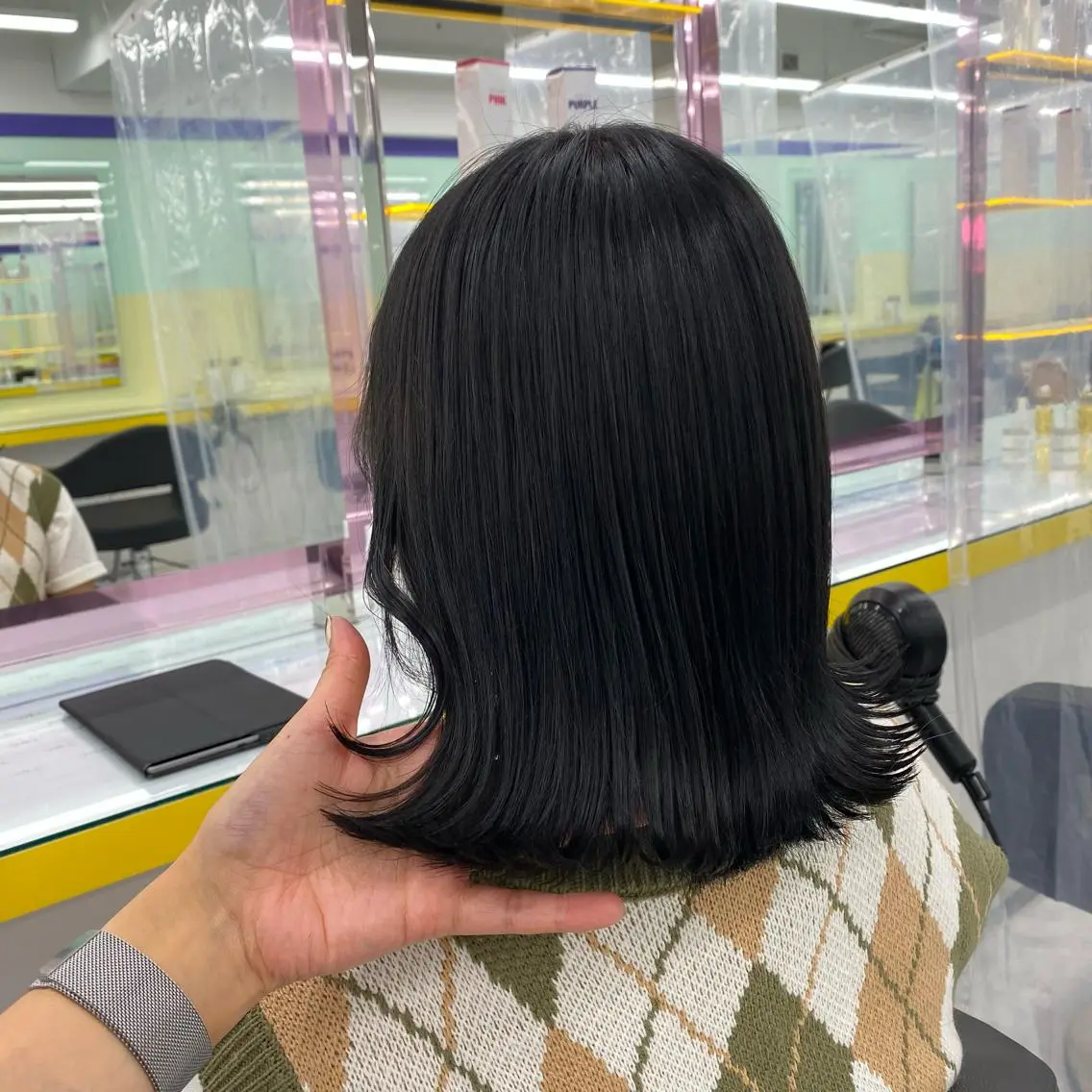 セミロング カラー ヘアアレンジ ヘアカラー トリートメント mai🍑暖色カラー /レイヤー💖のヘアスタイル