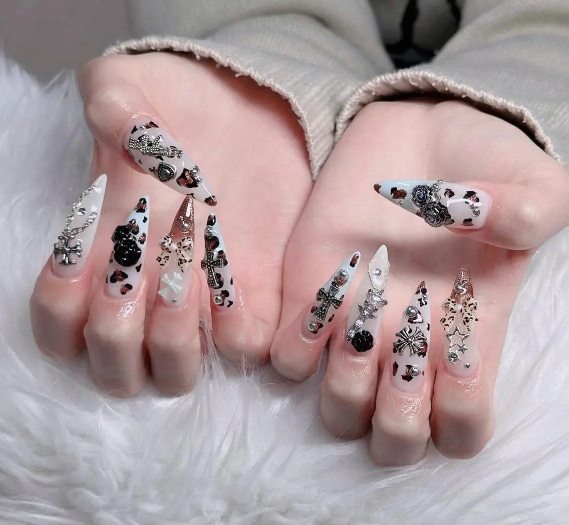 ネイル フレンチネイル ジェルネイル ハロウィン 韓国ネイル マグネットネイル ハンドネイル H.baby Nail Salonのネイルデザイン