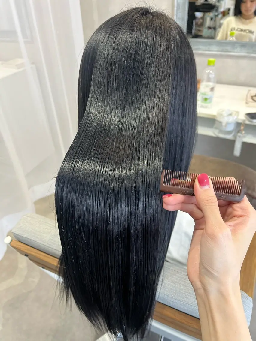 ロング カット ヘアカラー トリートメント 森 愛友のヘアスタイル