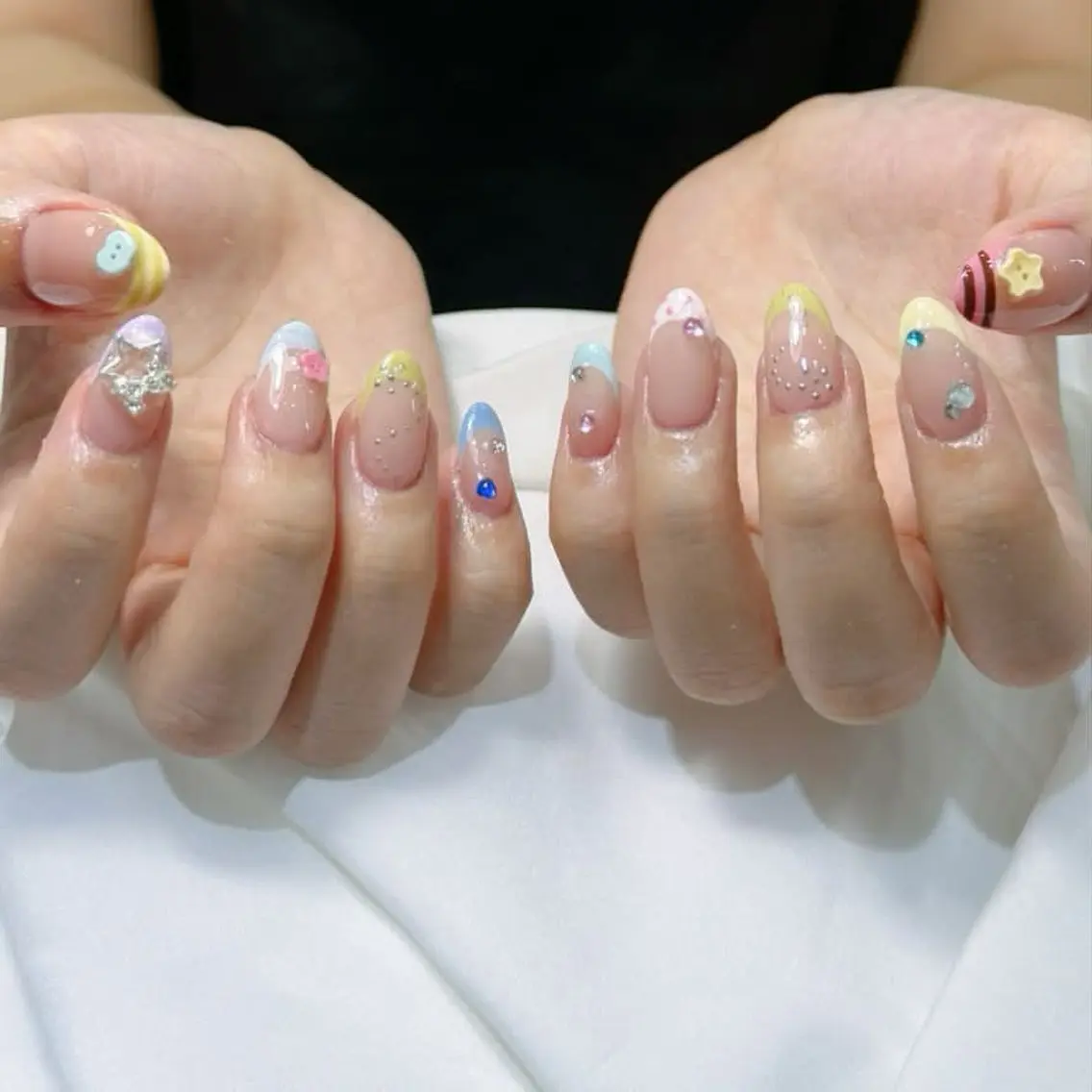 ネイル チークネイル ドット フレンチネイル グラデーション 韓国ネイル ハンドネイル Minette nailrinrinのネイルデザイン