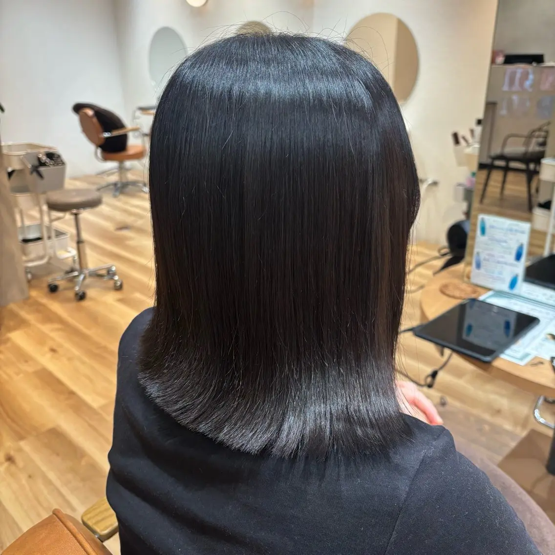 ミディアム 切りっぱなしボブ ボブ 小西 七菜子のヘアスタイル