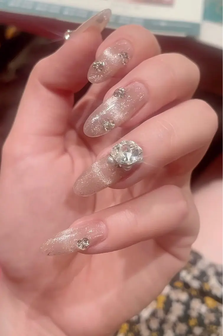 ネイル ハンドネイル 長さ出し専門 パーツのネイルデザイン