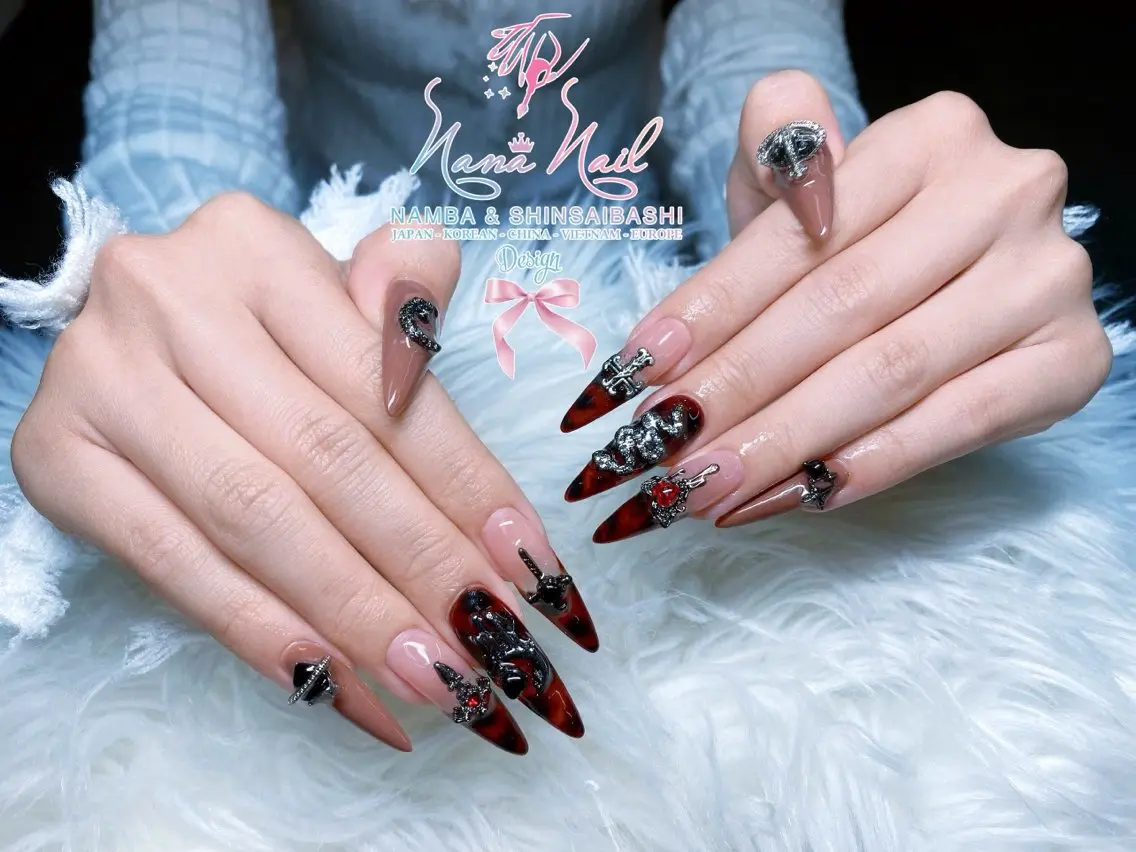 セミロング 韓国風ヘア クリスマス ハンドネイル Linanail Nambaのマツエク・マツパデザイン
