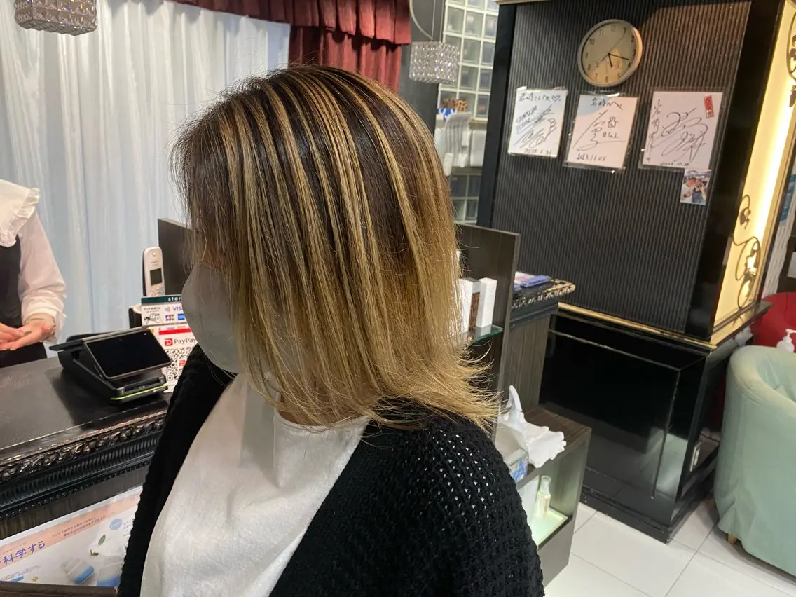 セミロング カラー バレイヤージュ ブリーチ レイヤーカット ヘアカラー トリートメント グレージュ達人/赤み 消し/ブリーチ/岩崎のヘアスタイル