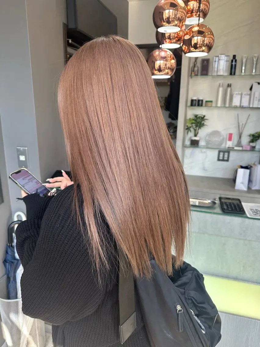 セミロング ヘアカラー トリートメント AYAKASA 暖色カラー/レイヤーのヘアスタイル