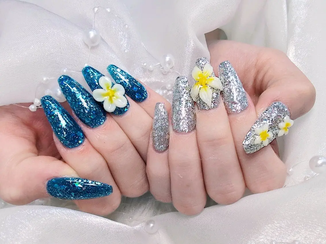 ネイル 長さ出し ジェルネイル キラキラネイル ラメ(グリッター) ニュアンスネイル Chouette Nailのネイルデザイン