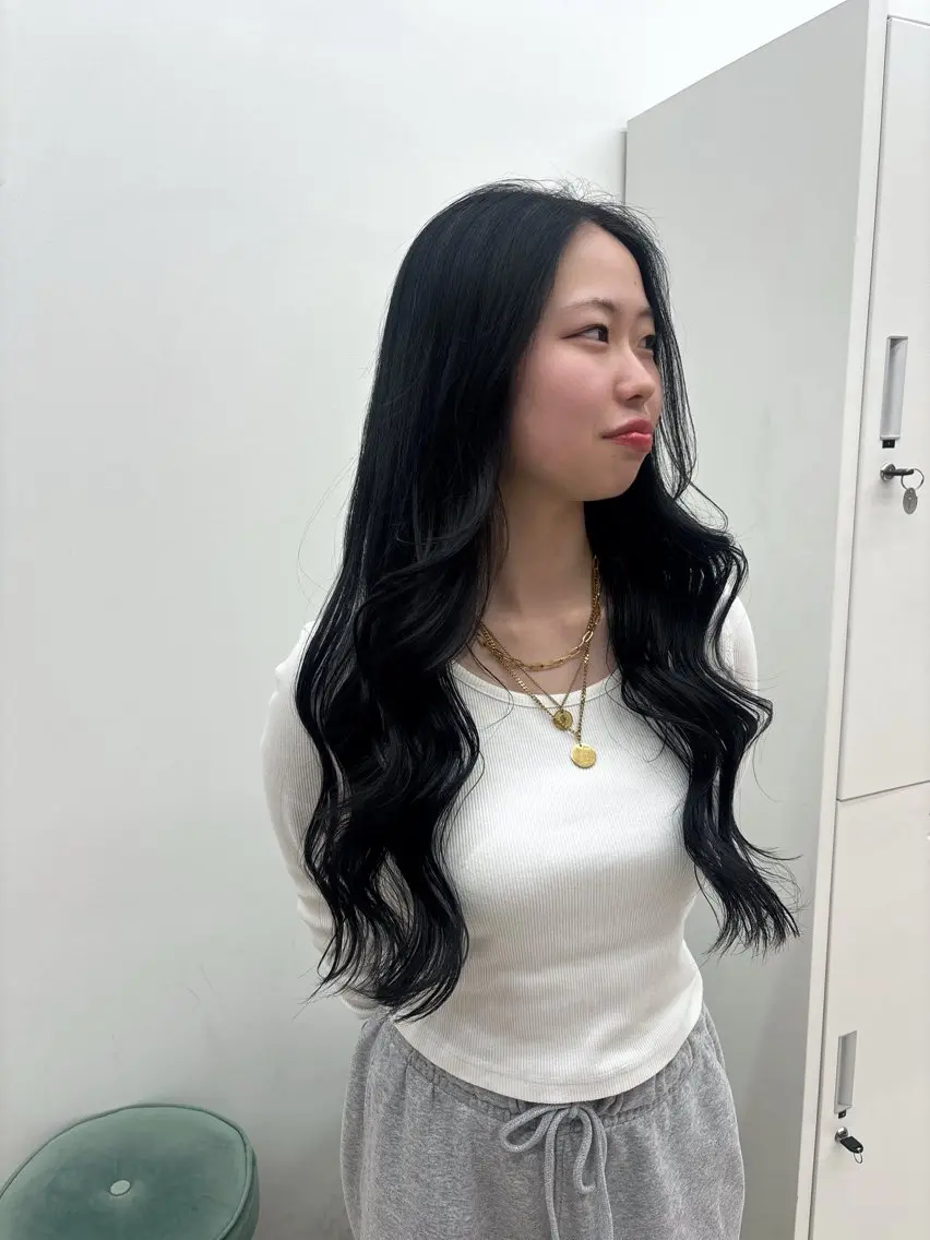 ロング ヘアカラー ️🩵RINKA/ 艶color🩵のヘアスタイル