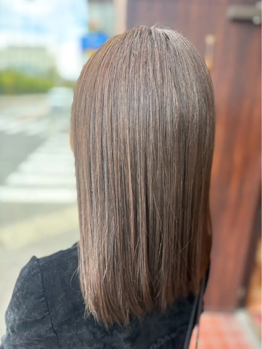 セミロング 透明感カラー 山田真生のヘアスタイル