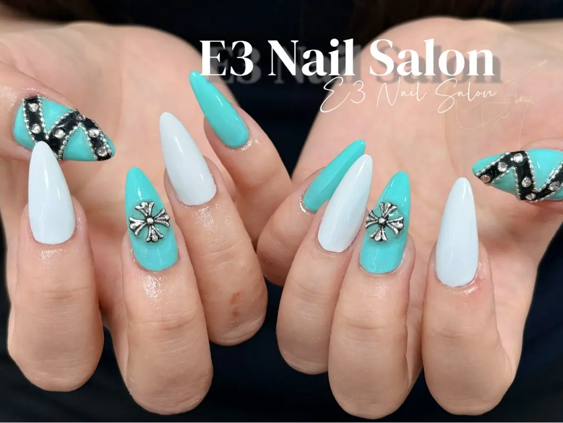 ネイル 桜ネイル フレンチネイル ジェルネイル ガラスフレンチ グラデーション ハンドネイル E3 Nail Salonのネイルデザイン